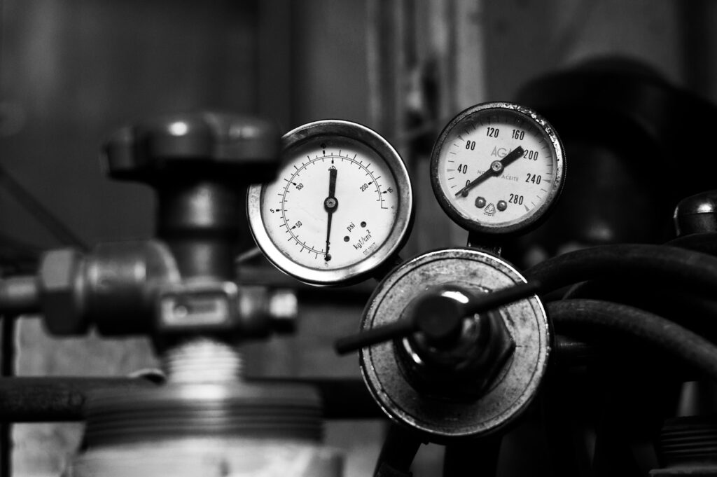 Pressure gauges and valves on gas equipment
